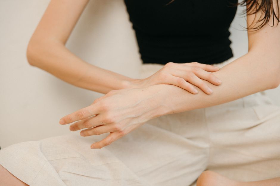 why is my hand stiff causes and relief