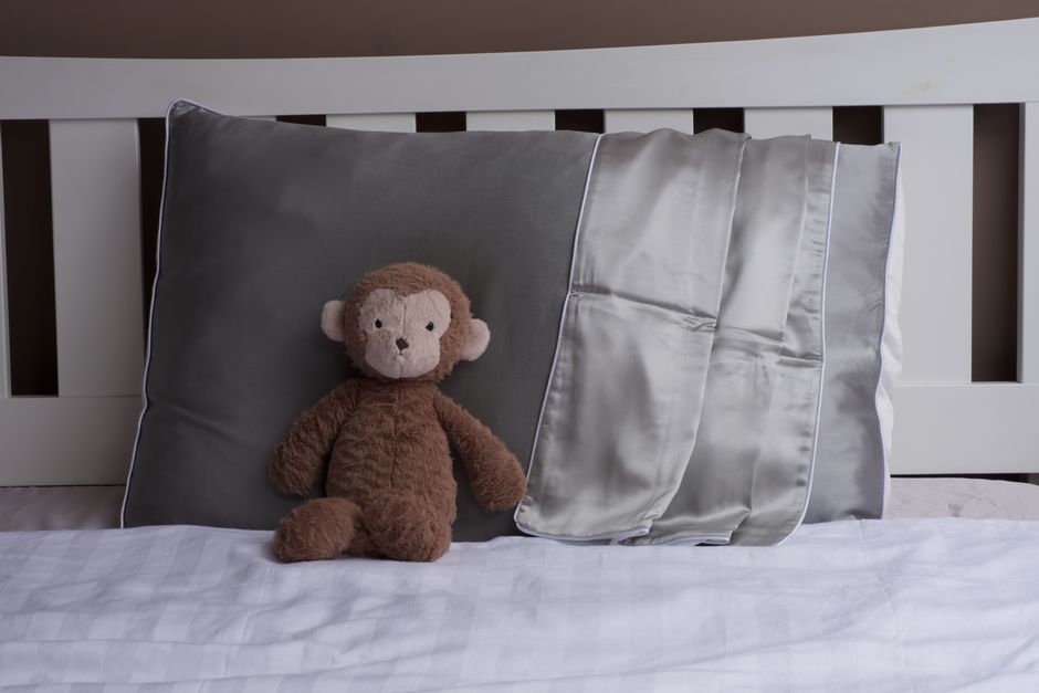 are silk pillowcases good for skin