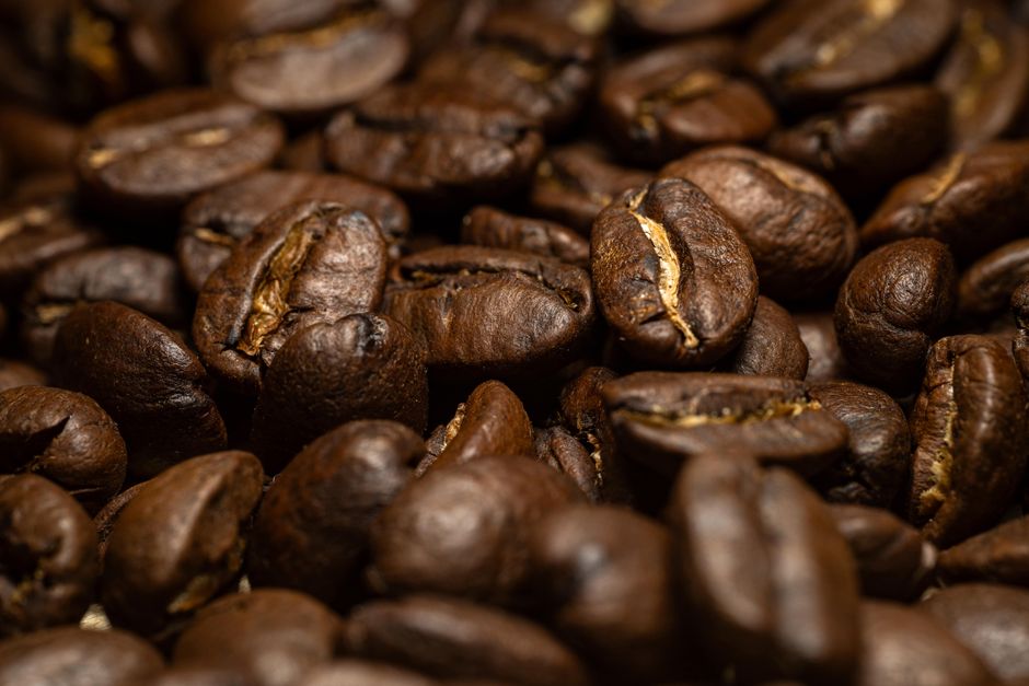 does dark roast coffee have more caffeine