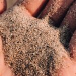 does silica gel kill bed bugs how to use it safely