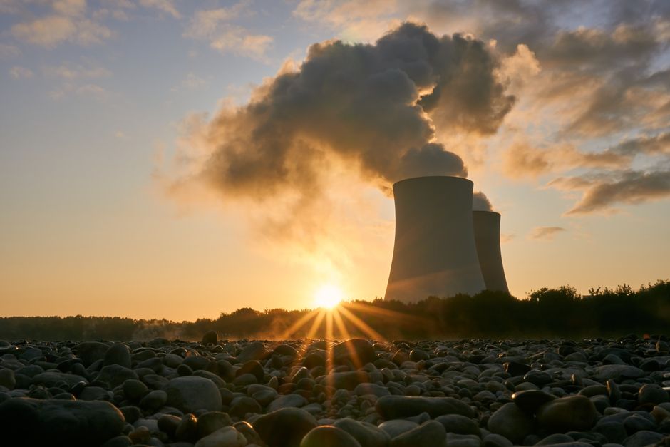 how do nuclear powered ships work fission to propeller
