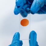 how holographic microscopy captures 3d images