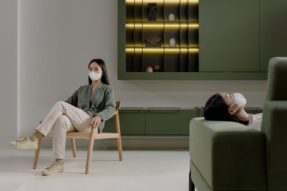 how long can the flu live on surfaces
