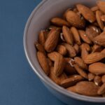 how much protein is in almonds and is it complete