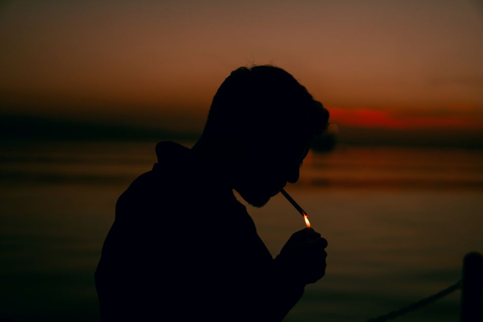 how to help someone quit smoking cigarettes