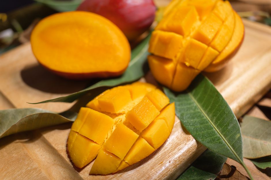 how to make mango pulp and keep it fresh longer