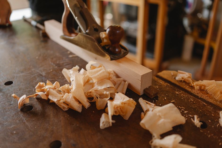 how to make wood shavings by hand or with power tools