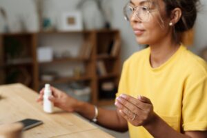 how to prevent super glue from drying out in the bottle