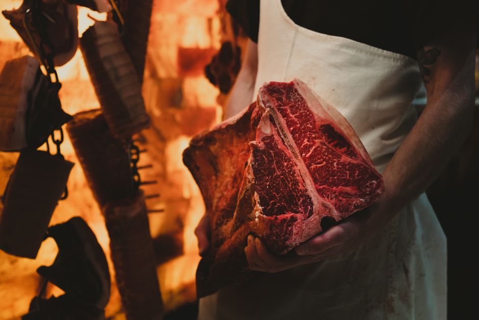 how to spot bad dry aged steak smell color texture