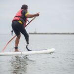 how to use a paddle board for beginners