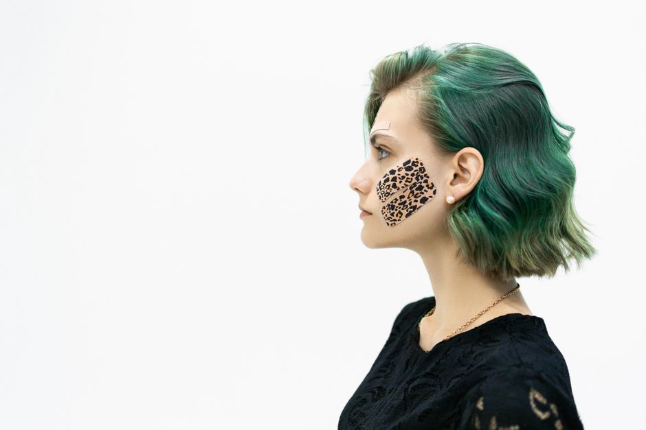 how to use kinesiology tape for face wrinkles