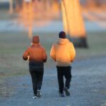 is early walking a sign of autism what to know