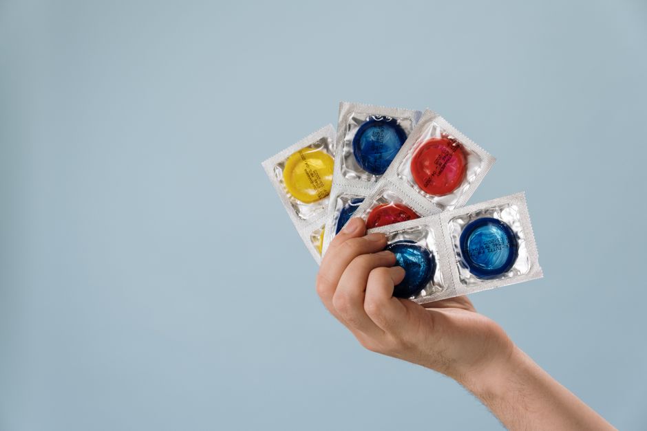 what causes stis in males bacteria viruses more