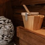 what is a bucket handle meniscus tear causes treatment