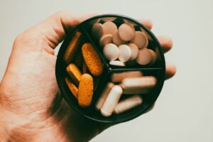 what is in an egg full nutritional breakdown