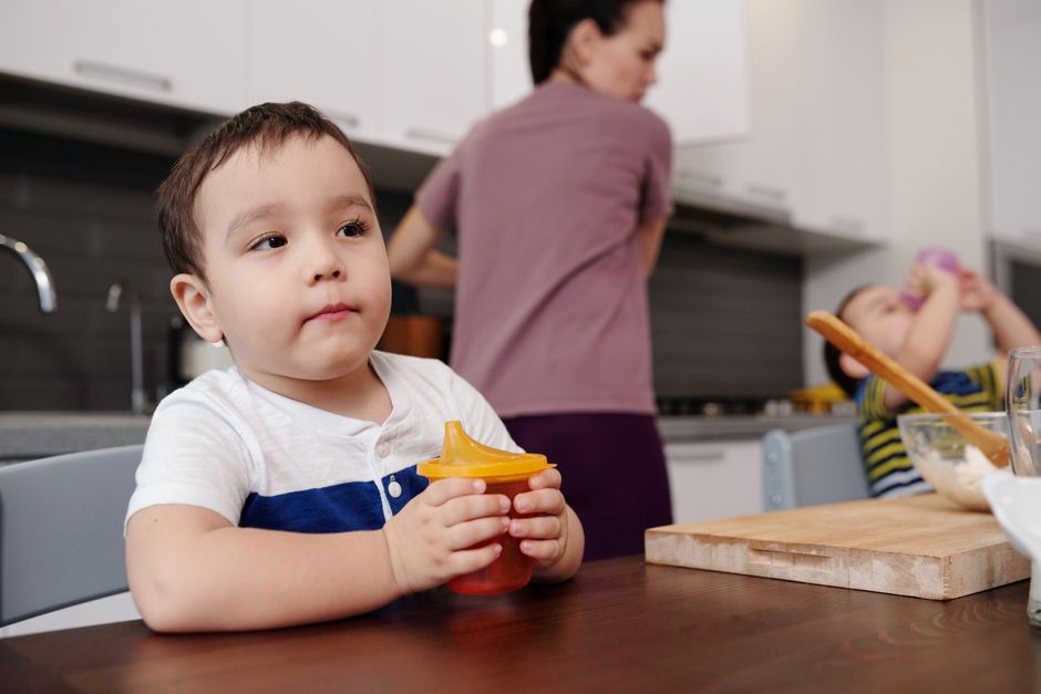 when to introduce sippy cup