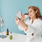 why are selfies mirrored and how to control it